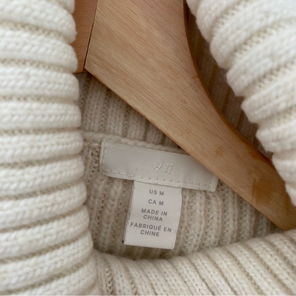 H&M | Cream knit turtleneck sweater - Picture 4 of 10